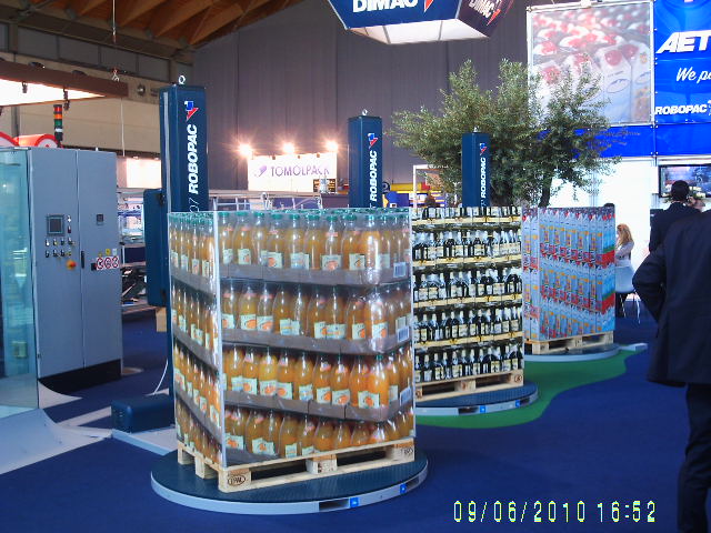 PACKOLOGY 2010 6.JPG Stand Aetna Group 7